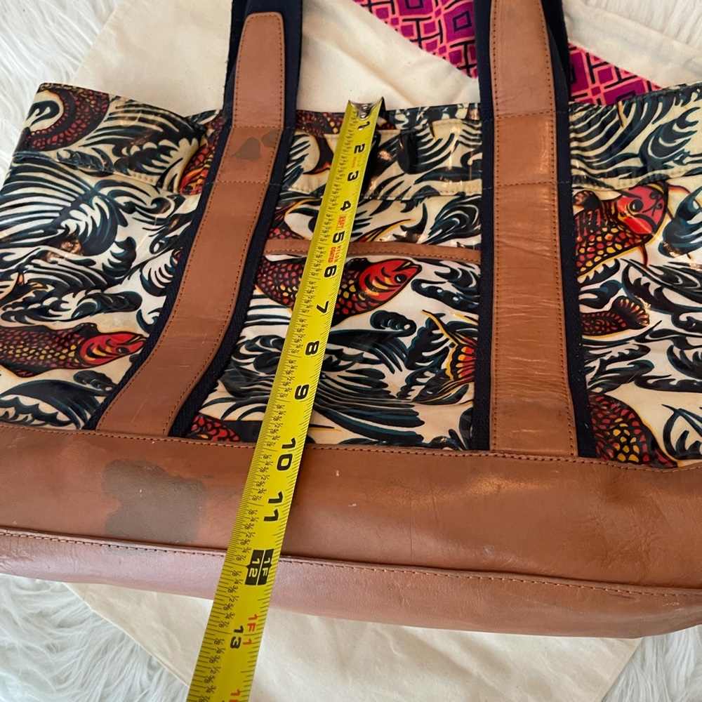 Tory Burch large fish print Ella tote bag - Picture 12 of 13